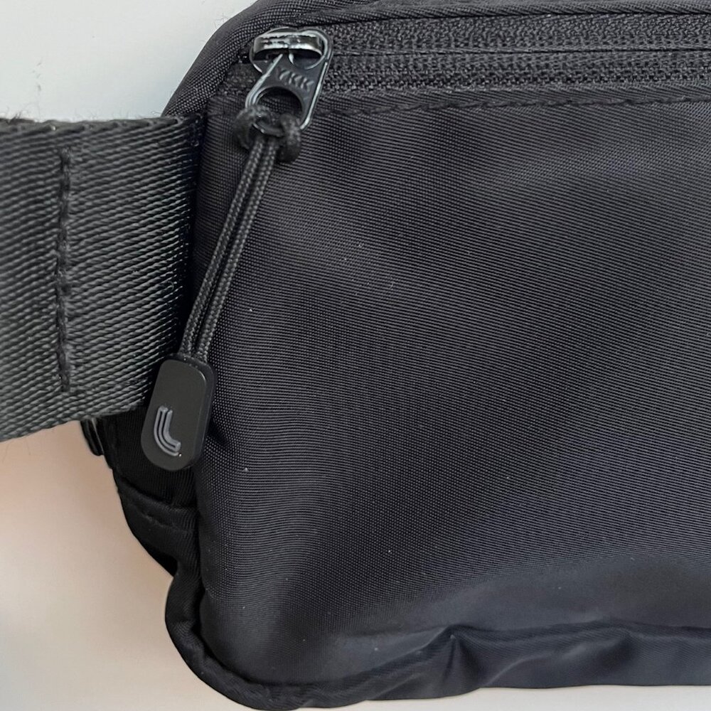 Lolë Belt Bag | Black - Picture 7 of 8